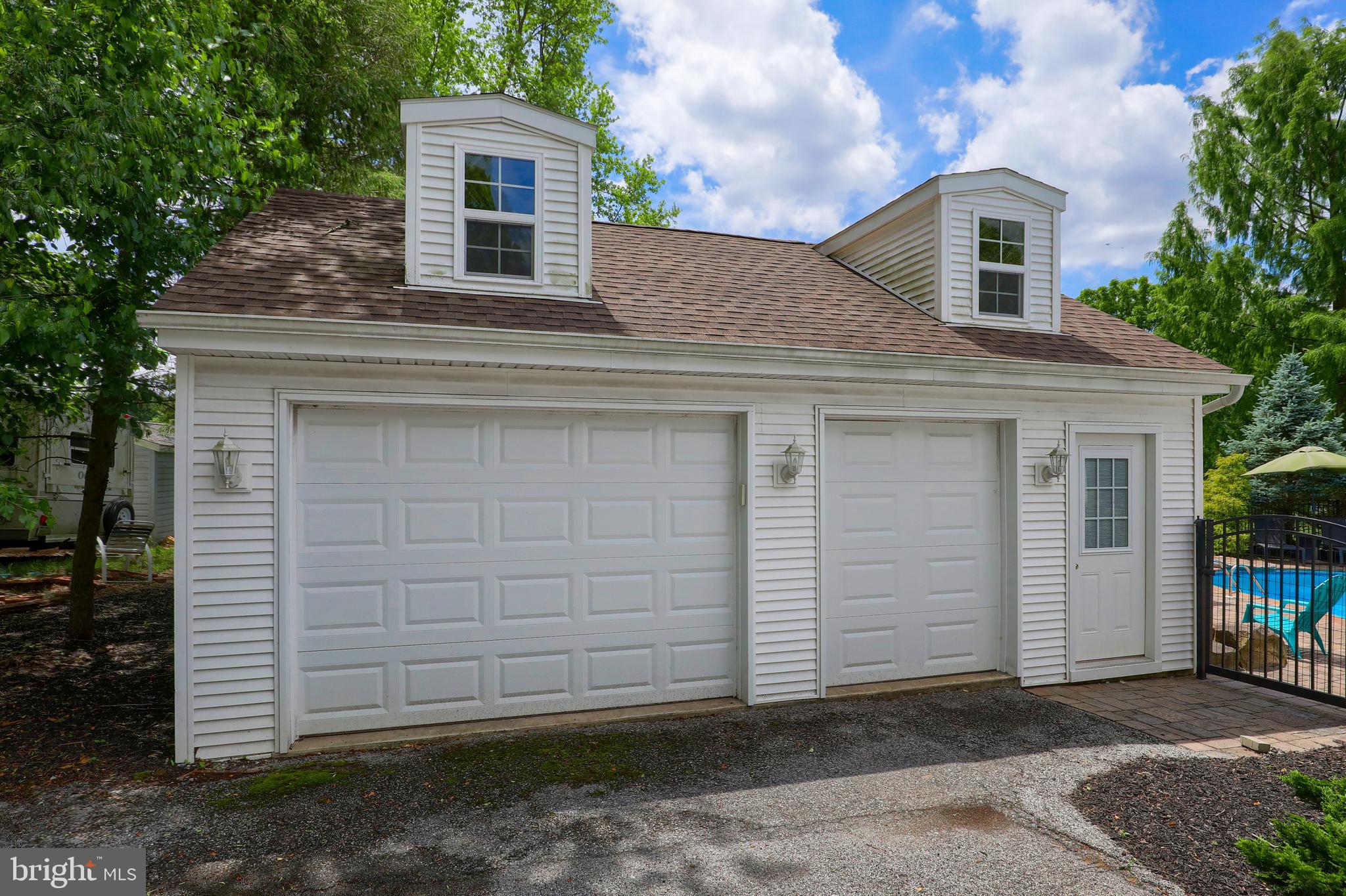 SUNSET LANE - Residential
