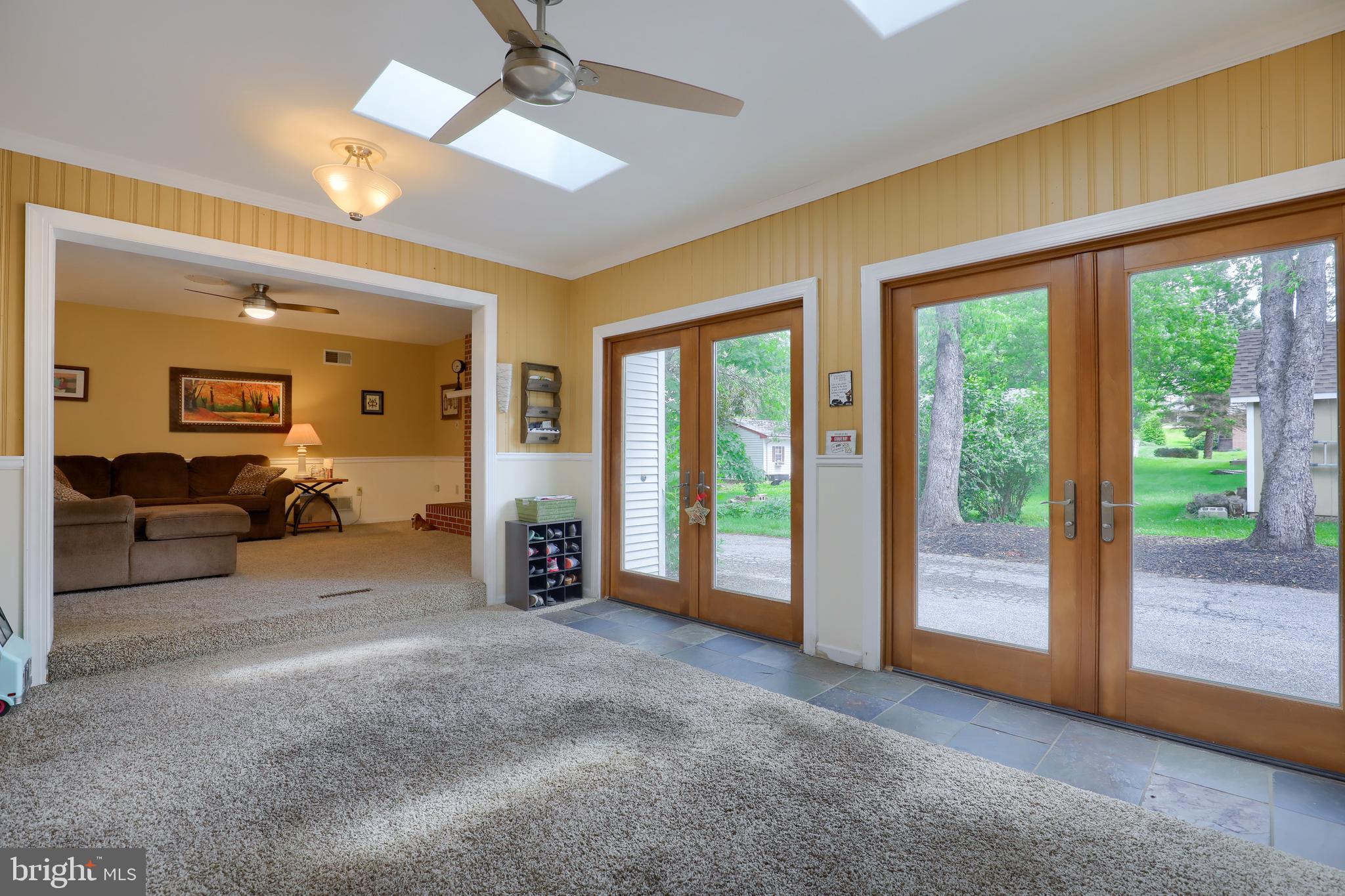 SUNSET LANE - Residential