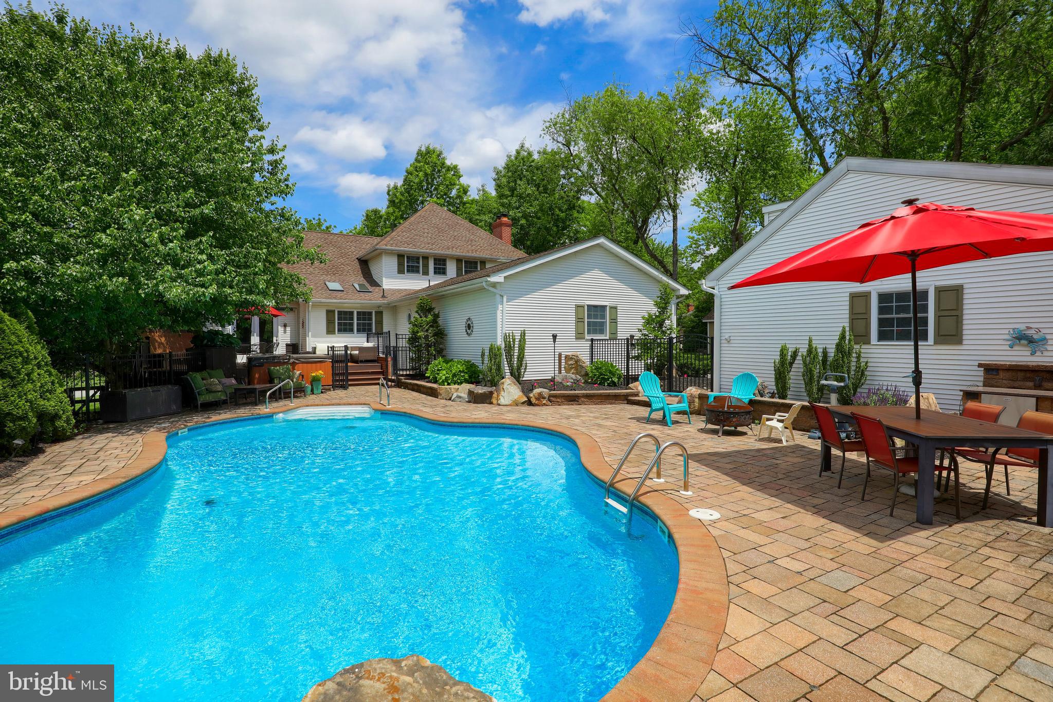 SUNSET LANE - Residential