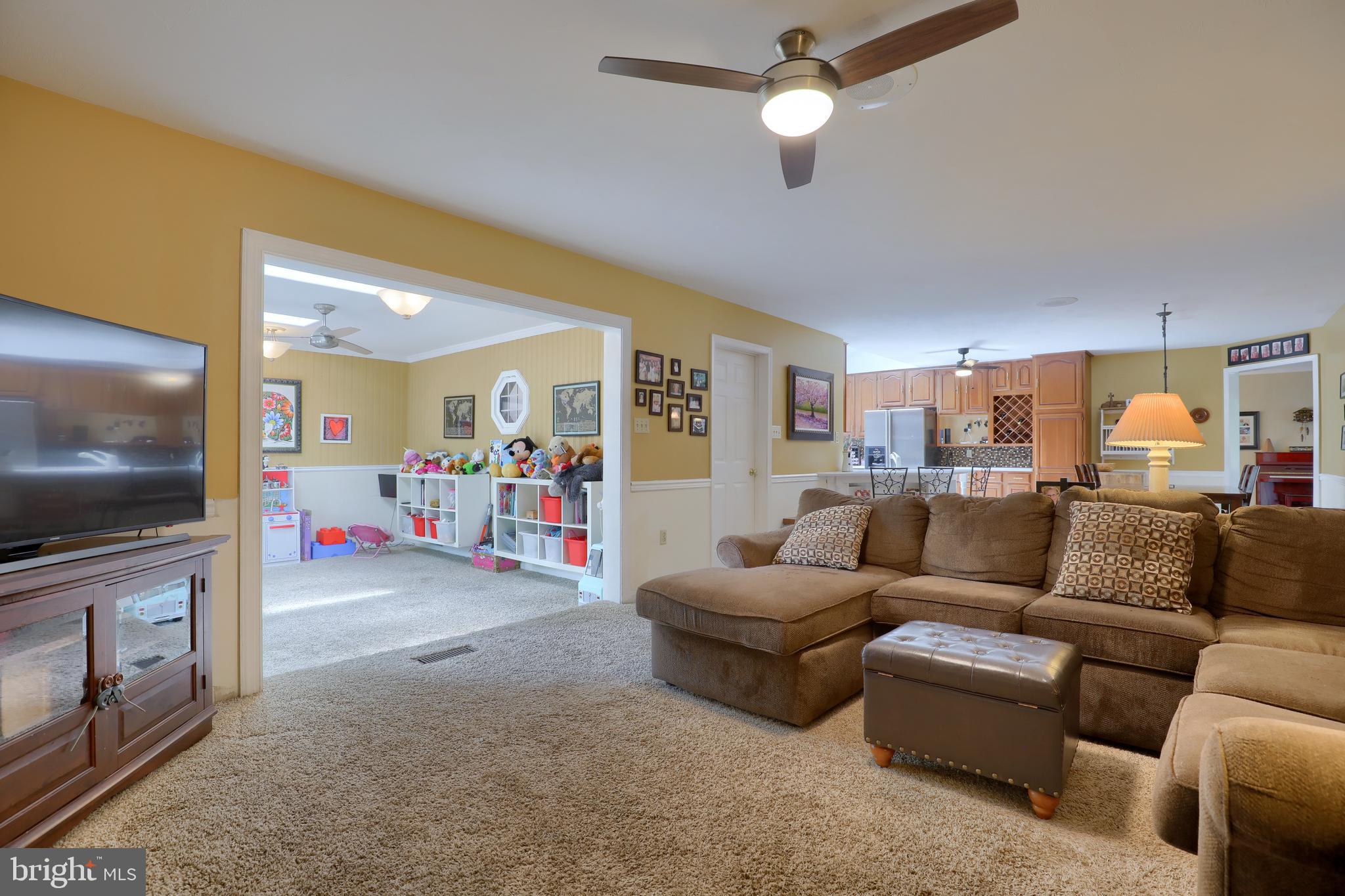 SUNSET LANE - Residential
