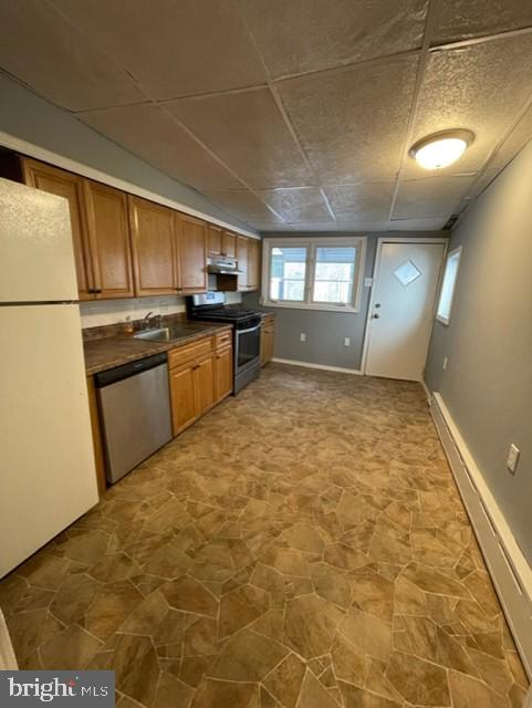 PORT RICHMOND - Residential Lease