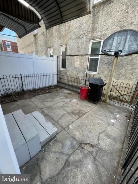 PORT RICHMOND - Residential Lease