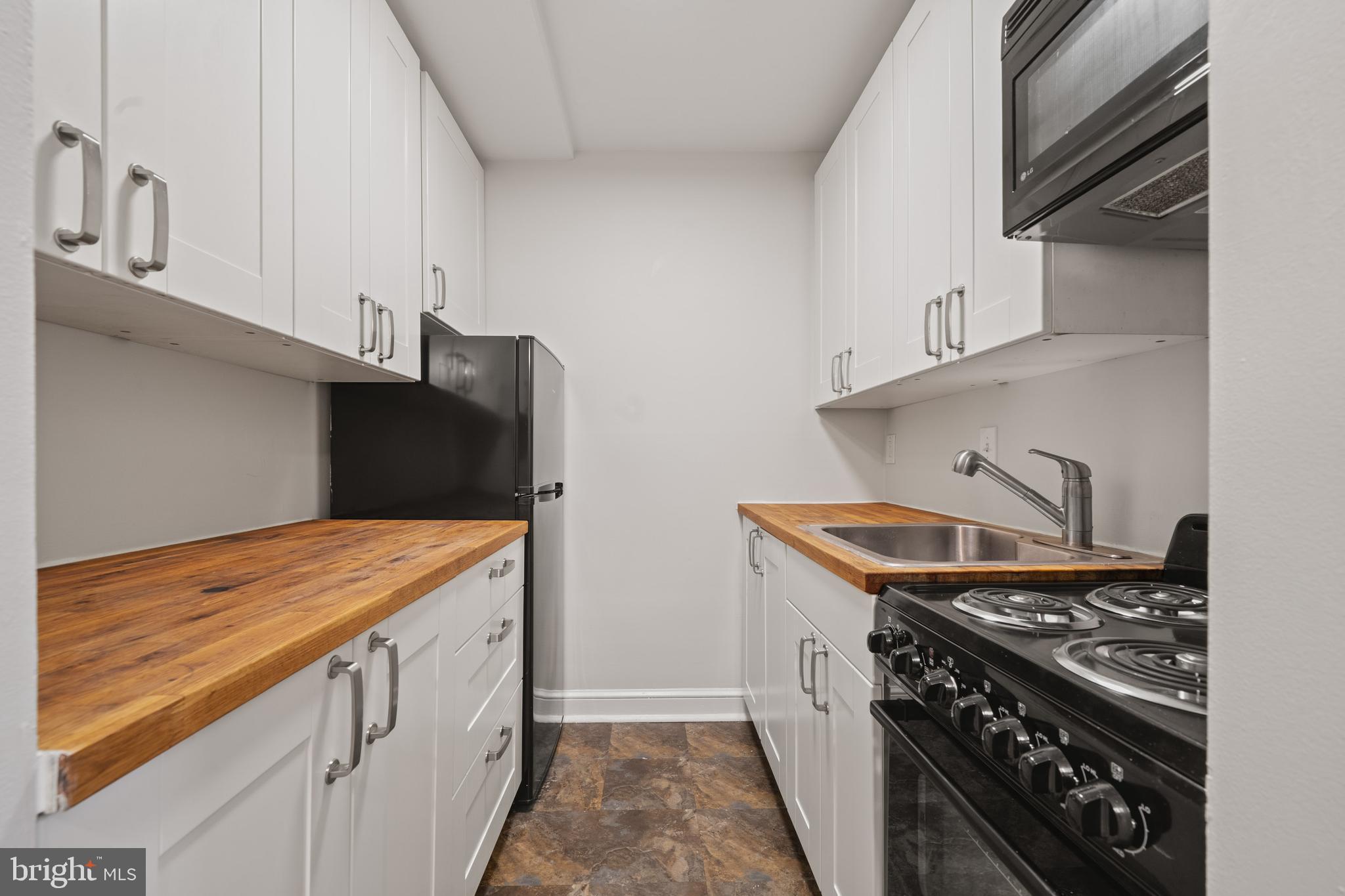 DUTCH GLEN CONDO - Residential