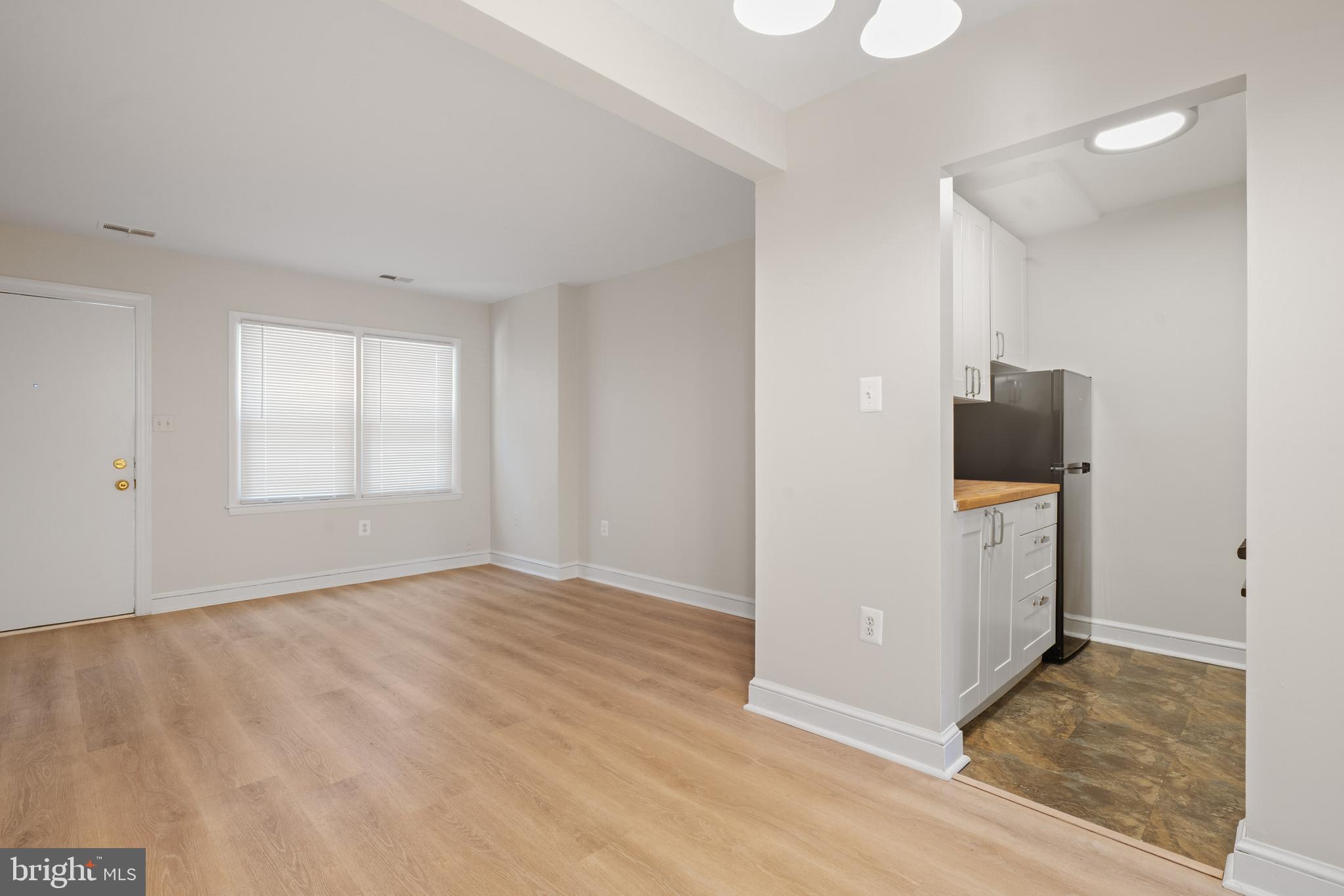 DUTCH GLEN CONDO - Residential