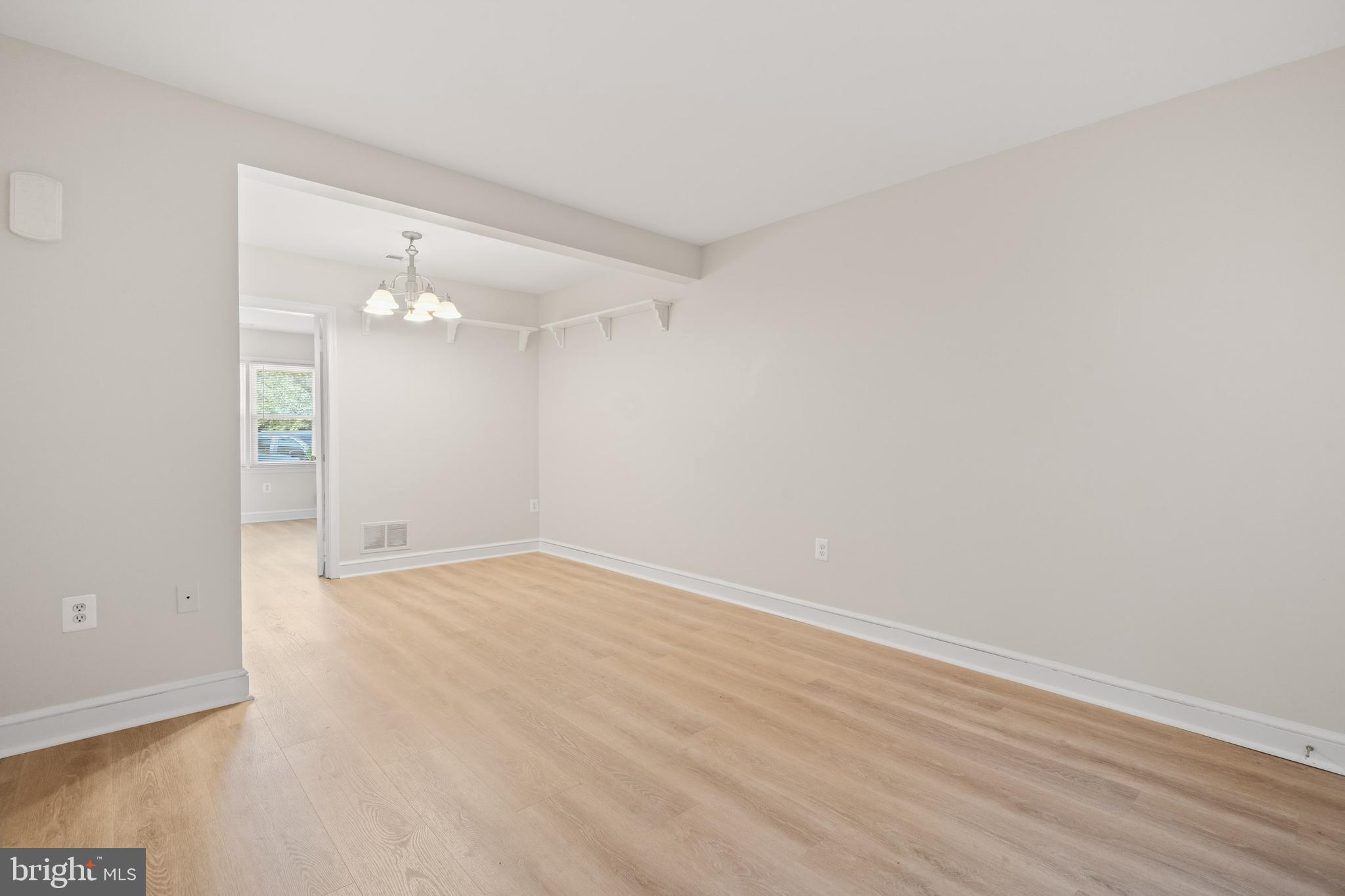 DUTCH GLEN CONDO - Residential