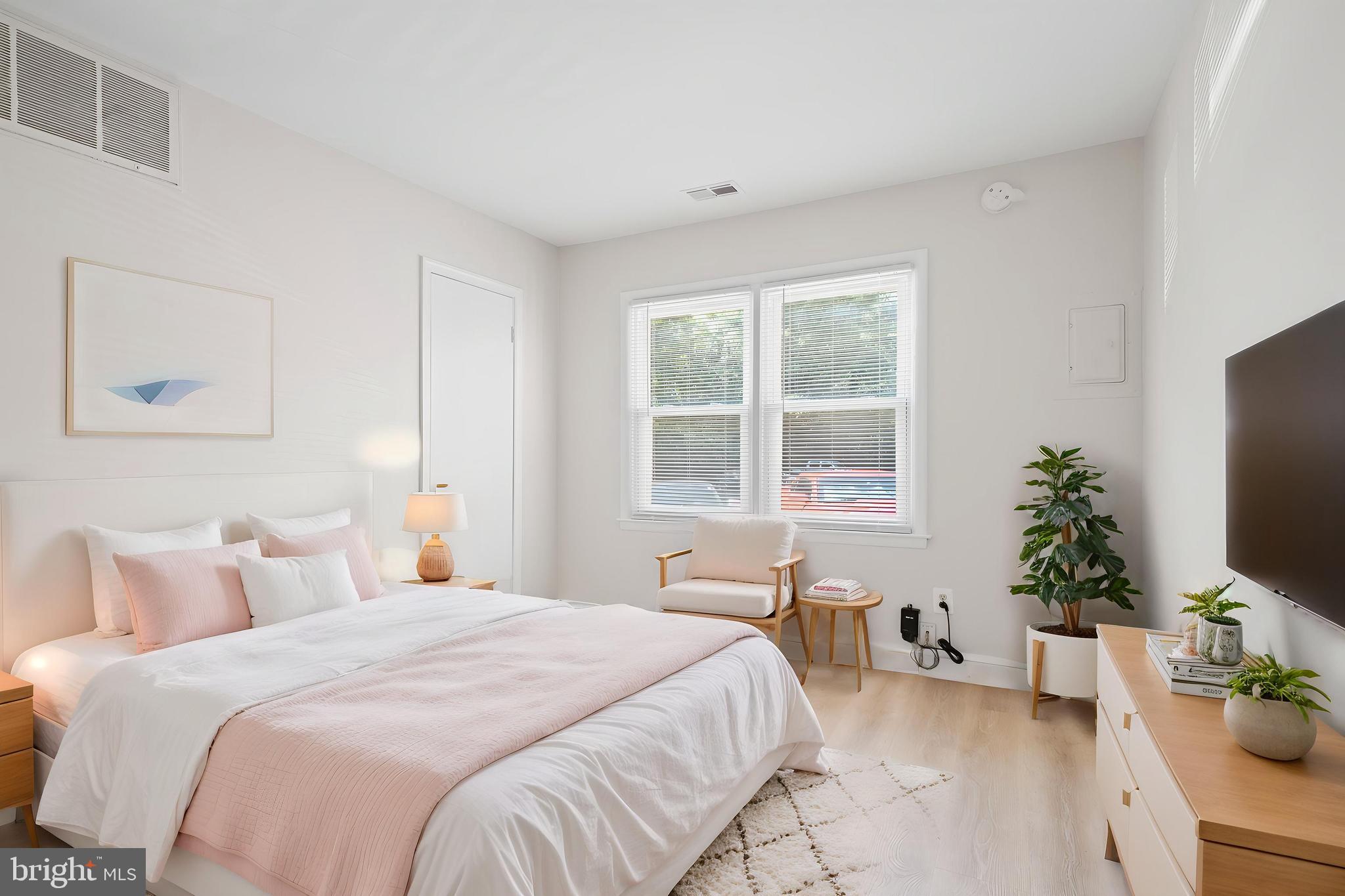DUTCH GLEN CONDO - Residential