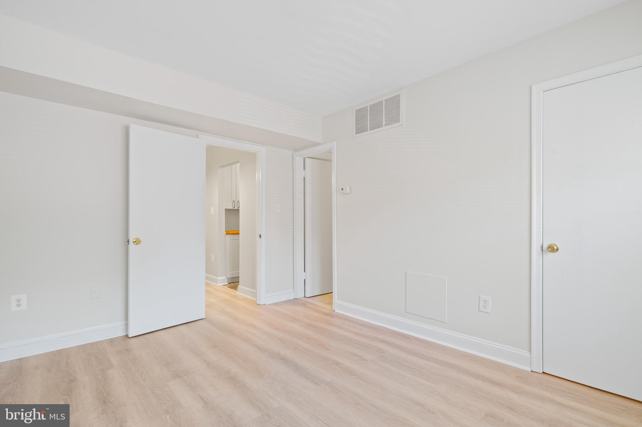 DUTCH GLEN CONDO - Residential