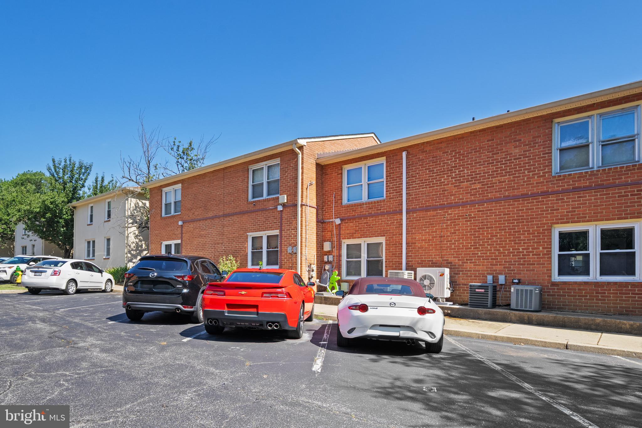 DUTCH GLEN CONDO - Residential