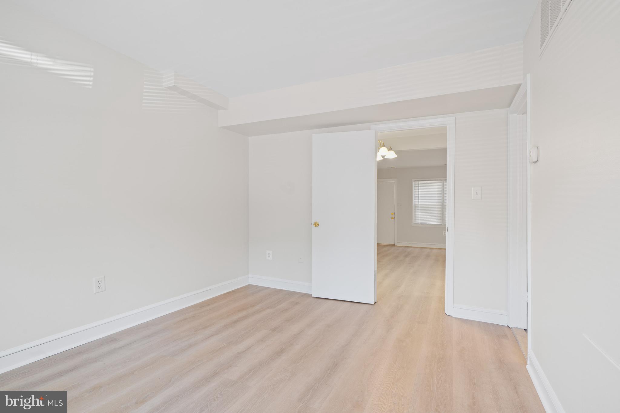 DUTCH GLEN CONDO - Residential