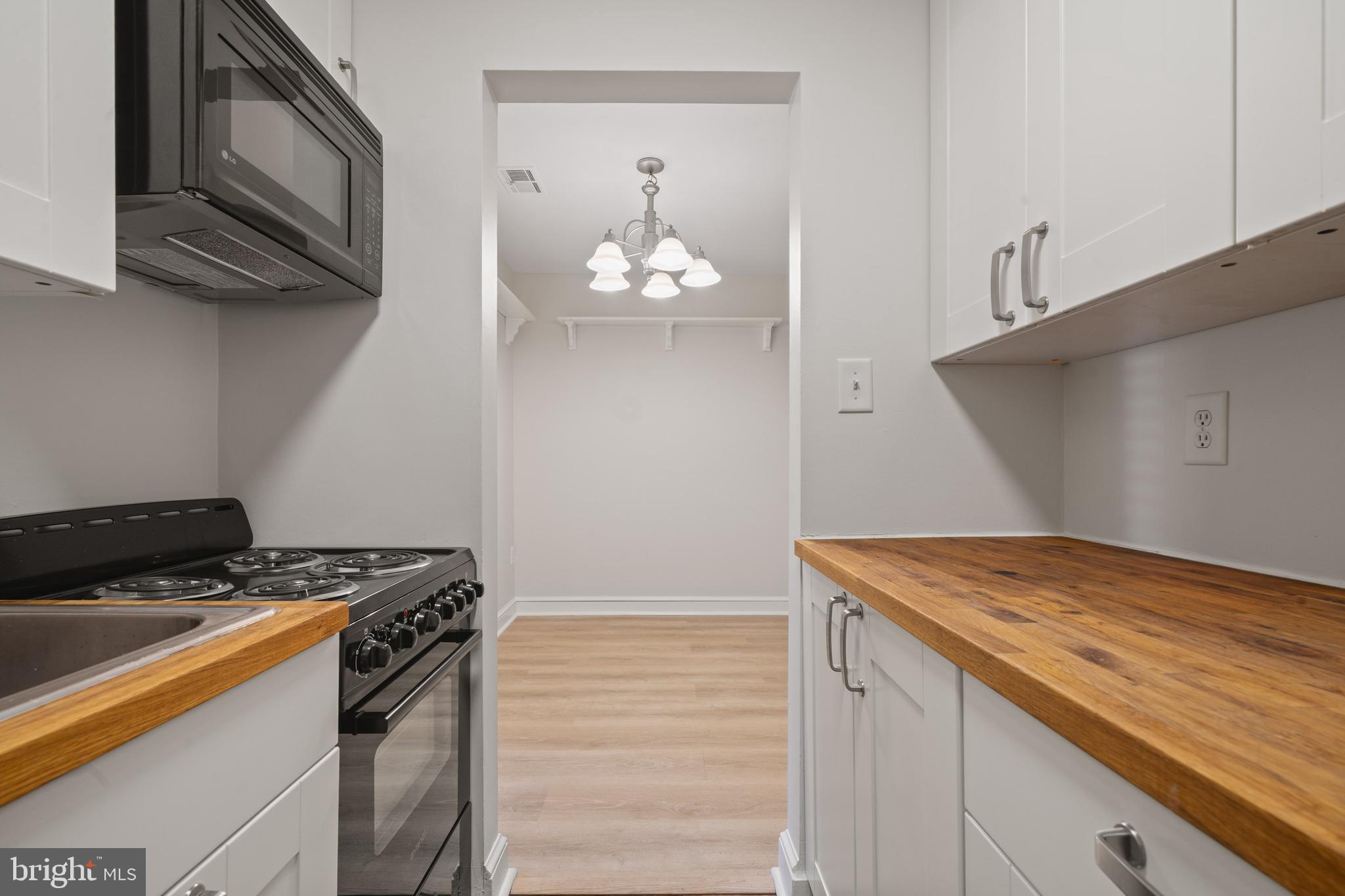 DUTCH GLEN CONDO - Residential