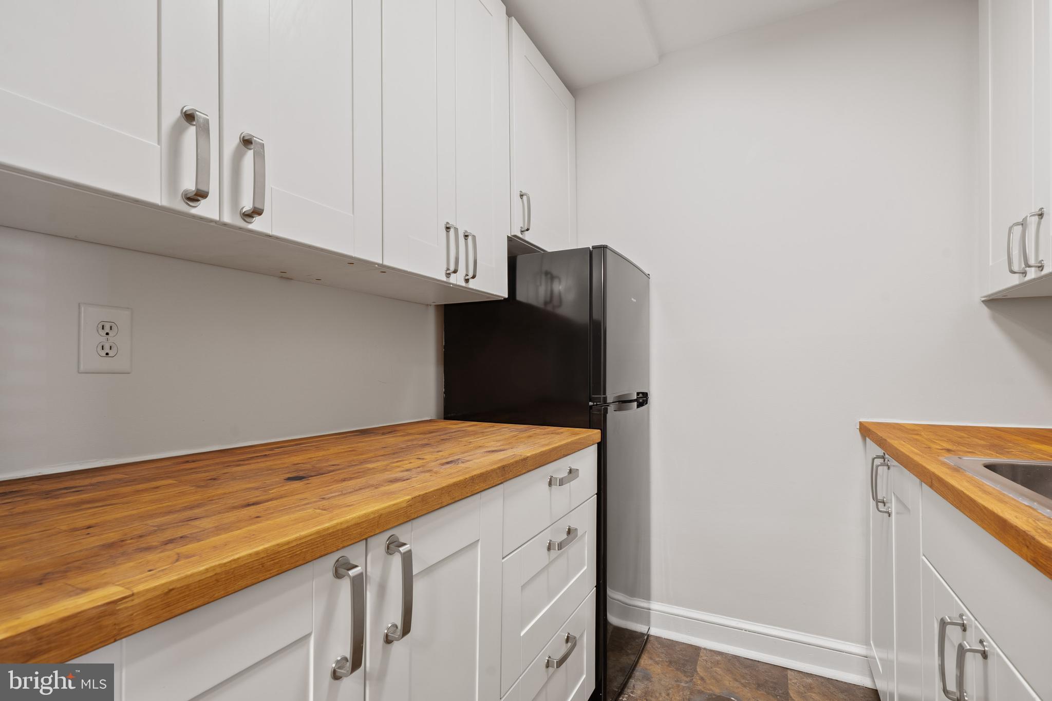 DUTCH GLEN CONDO - Residential
