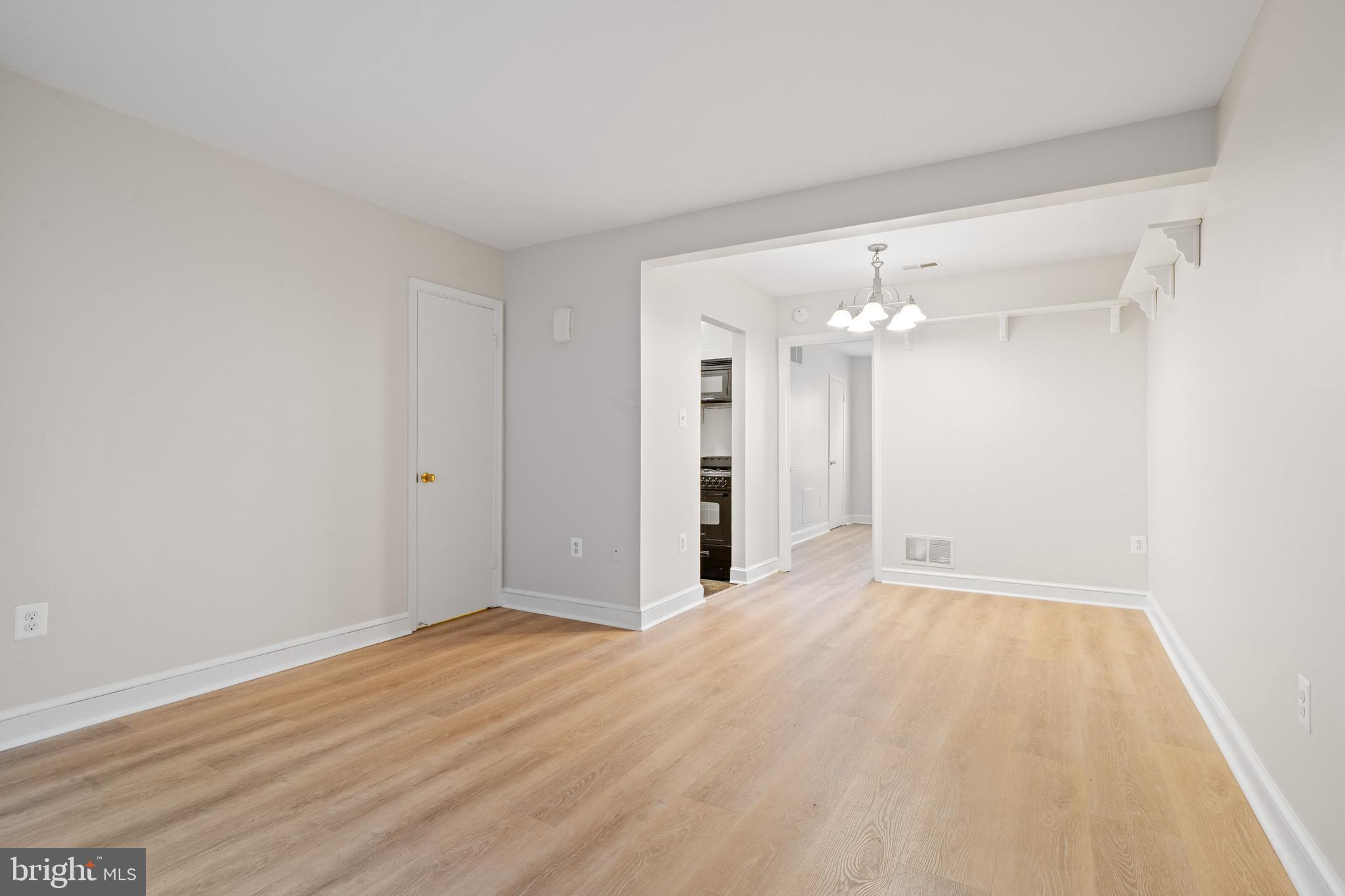 DUTCH GLEN CONDO - Residential