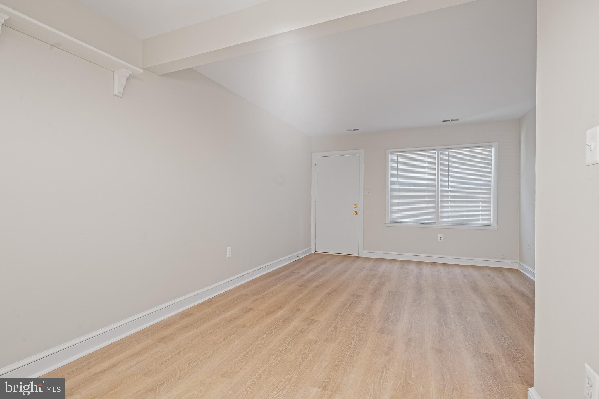 DUTCH GLEN CONDO - Residential