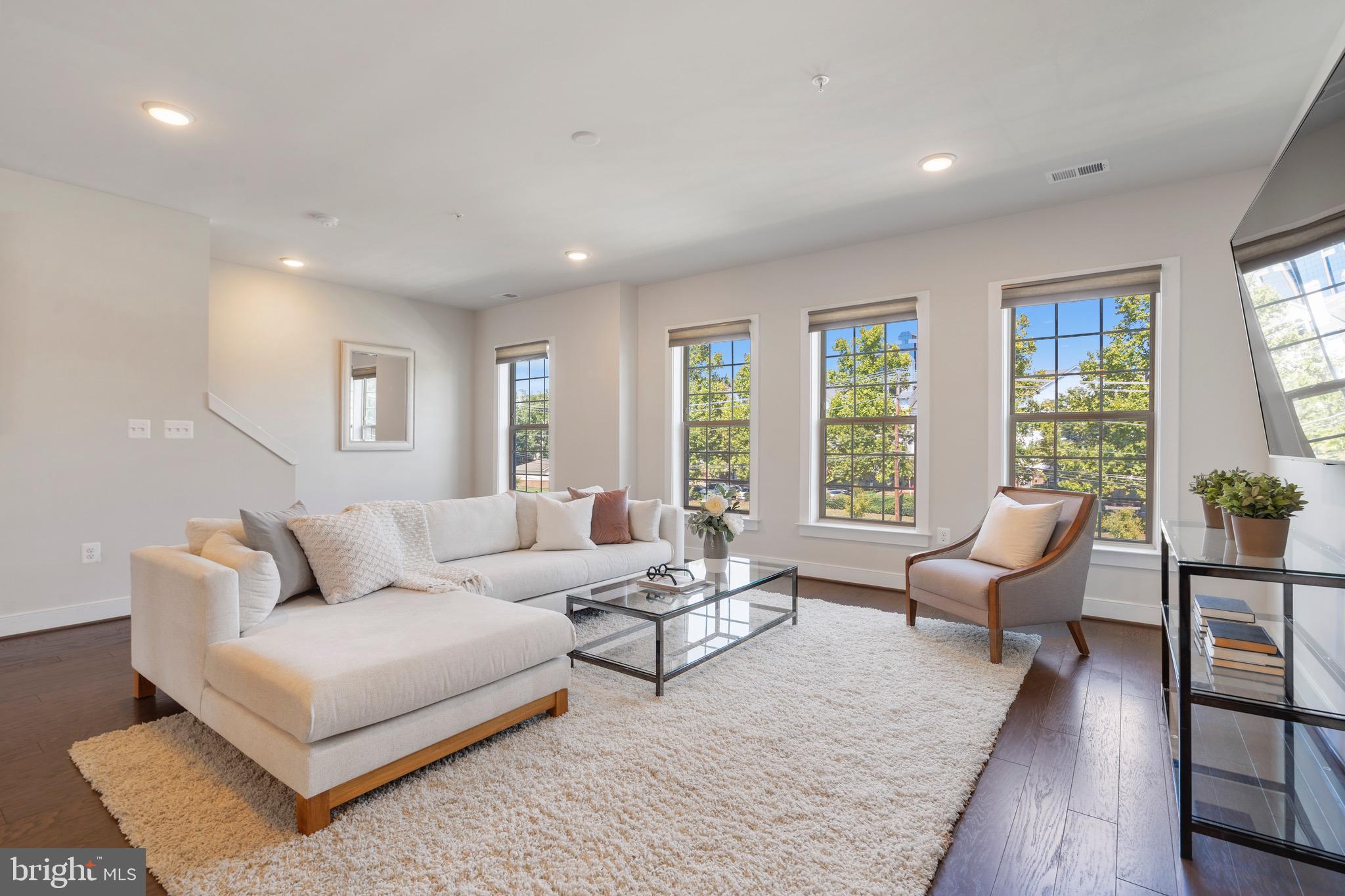 CROWN - Residential