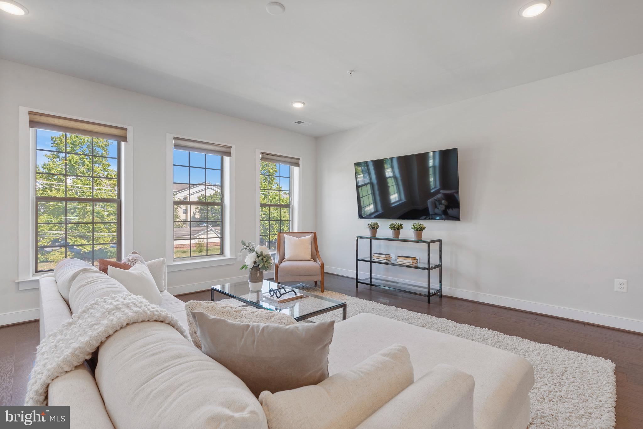 CROWN - Residential
