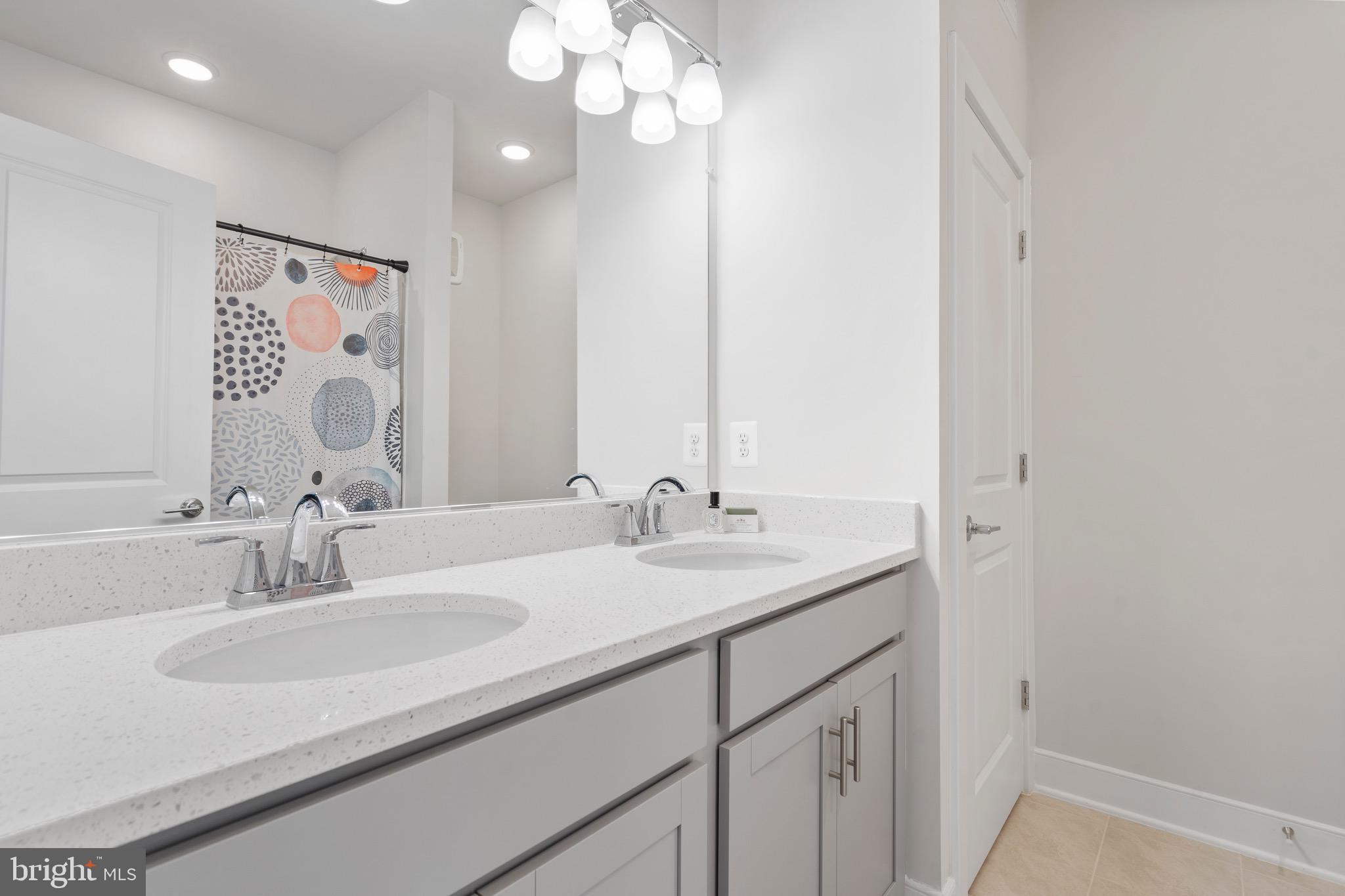 CROWN - Residential