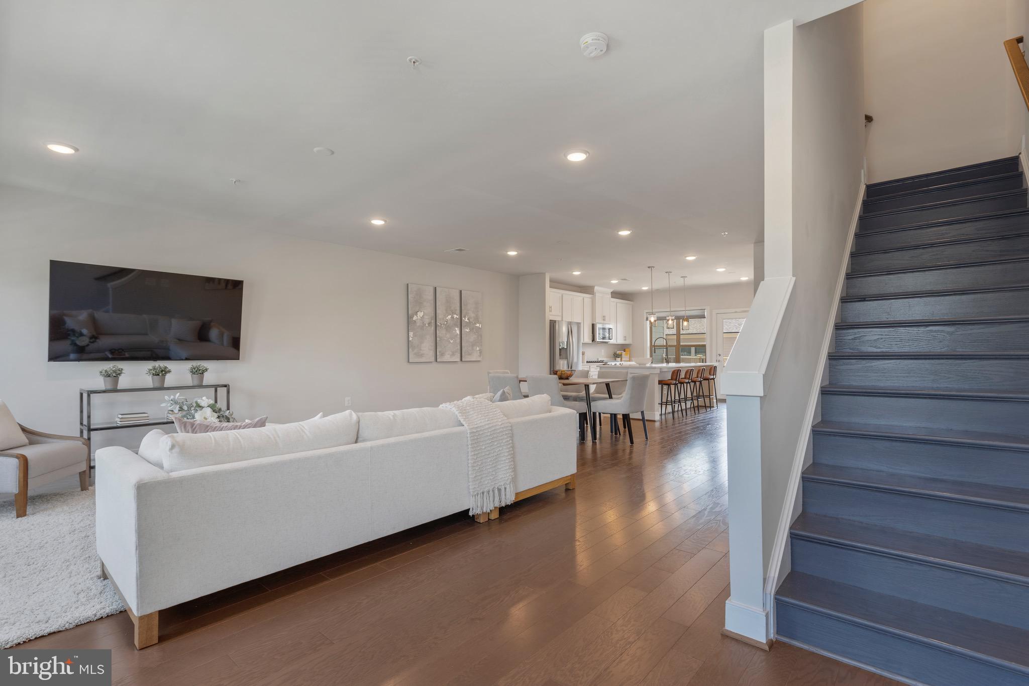 CROWN - Residential