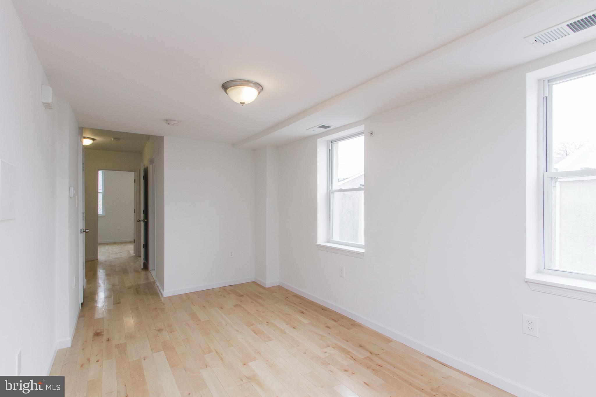 EAST KENSINGTON - Residential Income