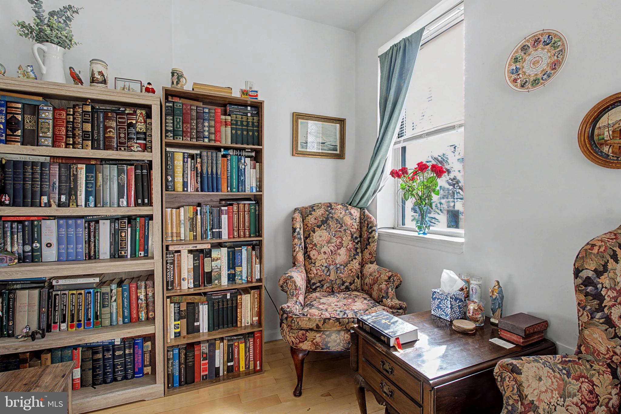 EAST KENSINGTON - Residential Income