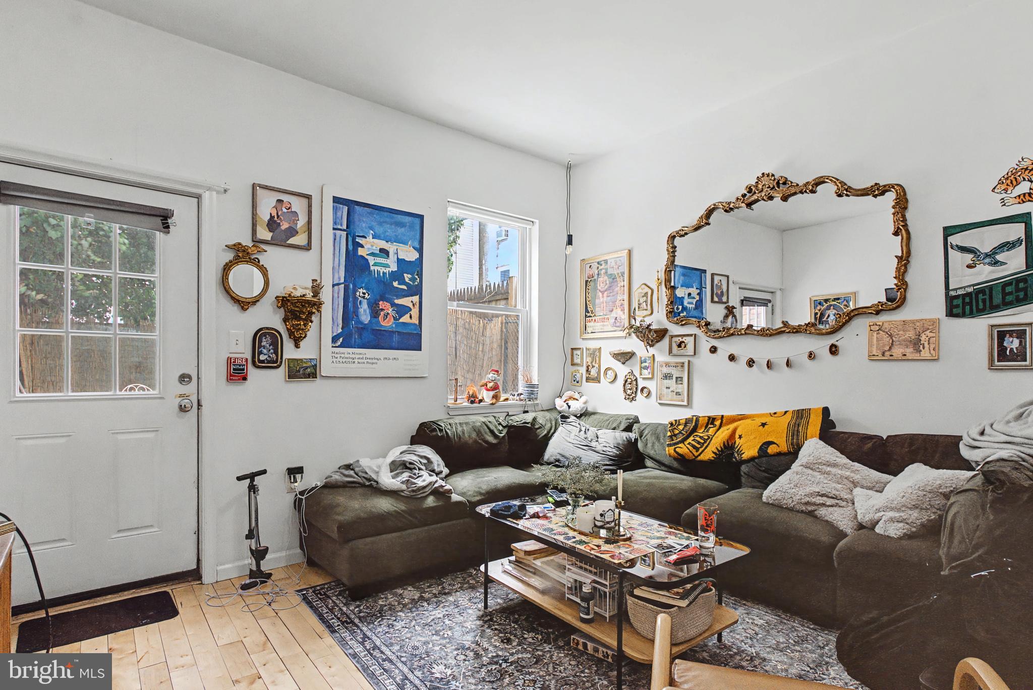 EAST KENSINGTON - Residential Income