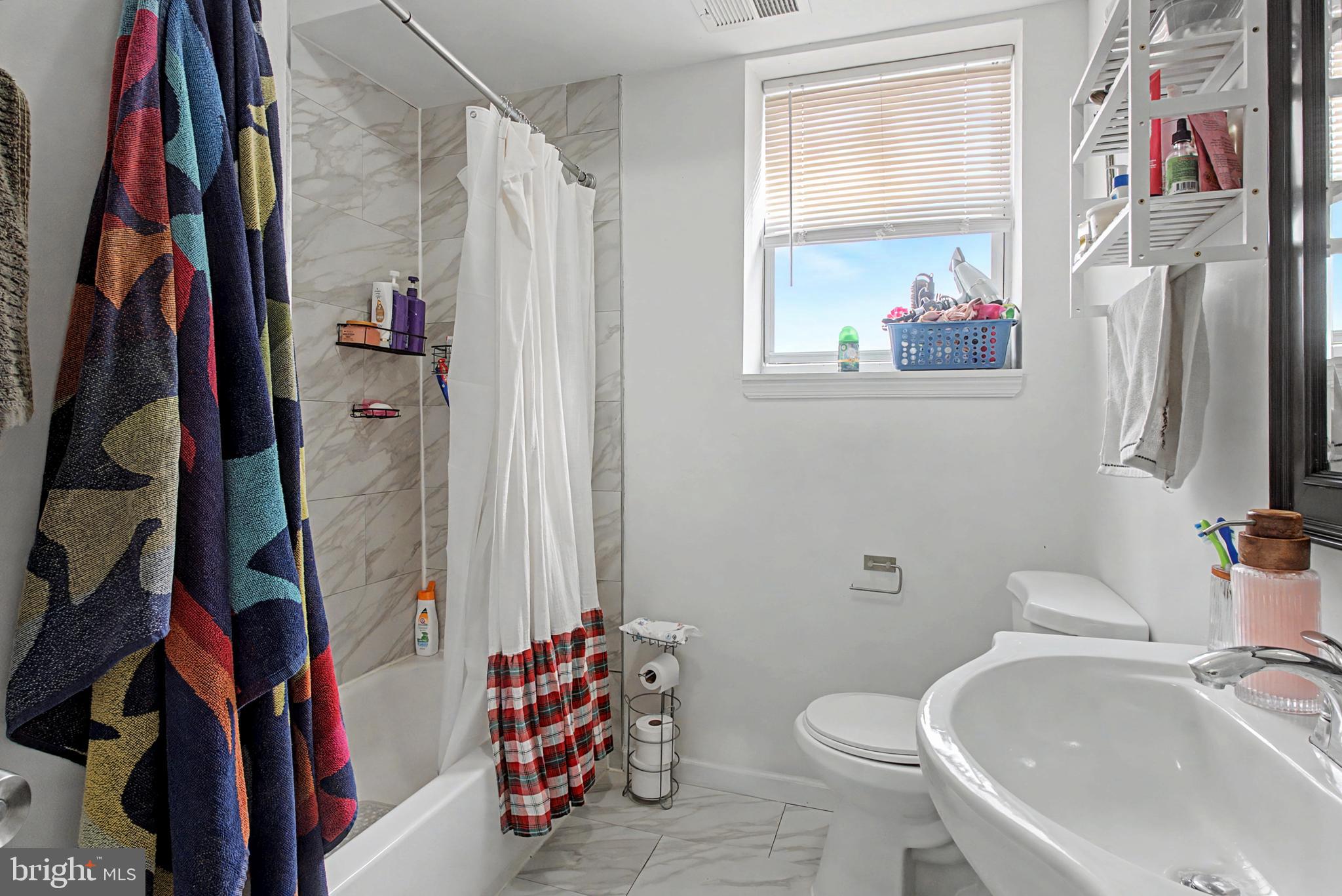 EAST KENSINGTON - Residential Income