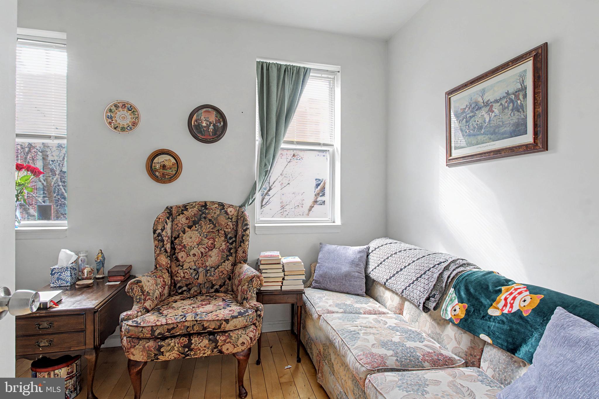 EAST KENSINGTON - Residential Income