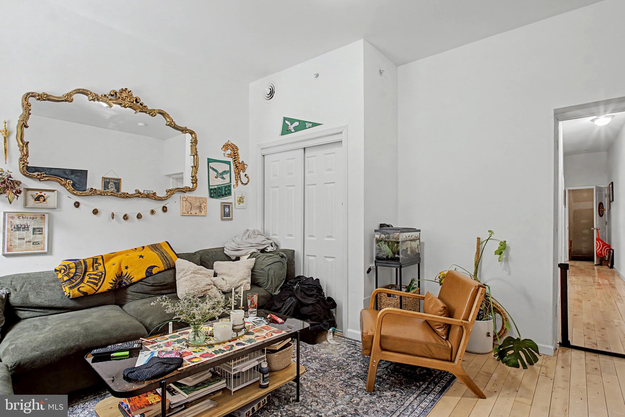 EAST KENSINGTON - Residential Income
