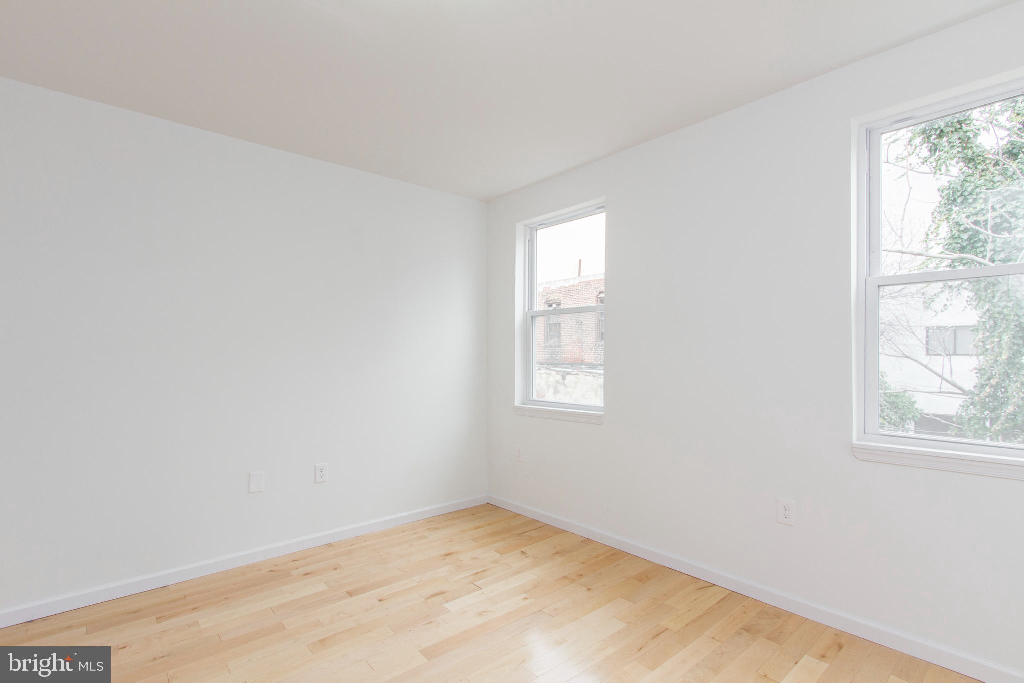 EAST KENSINGTON - Residential Income