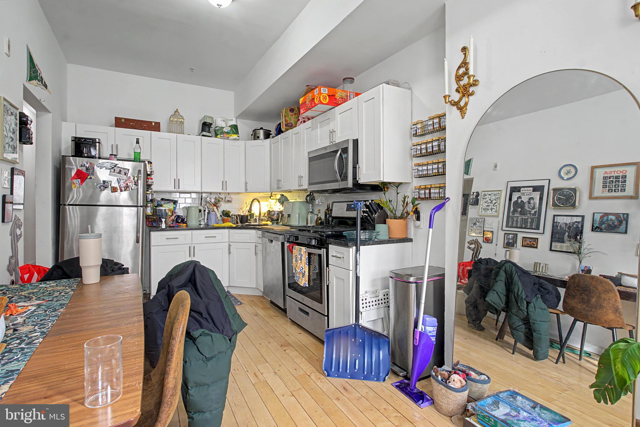 EAST KENSINGTON - Residential Income