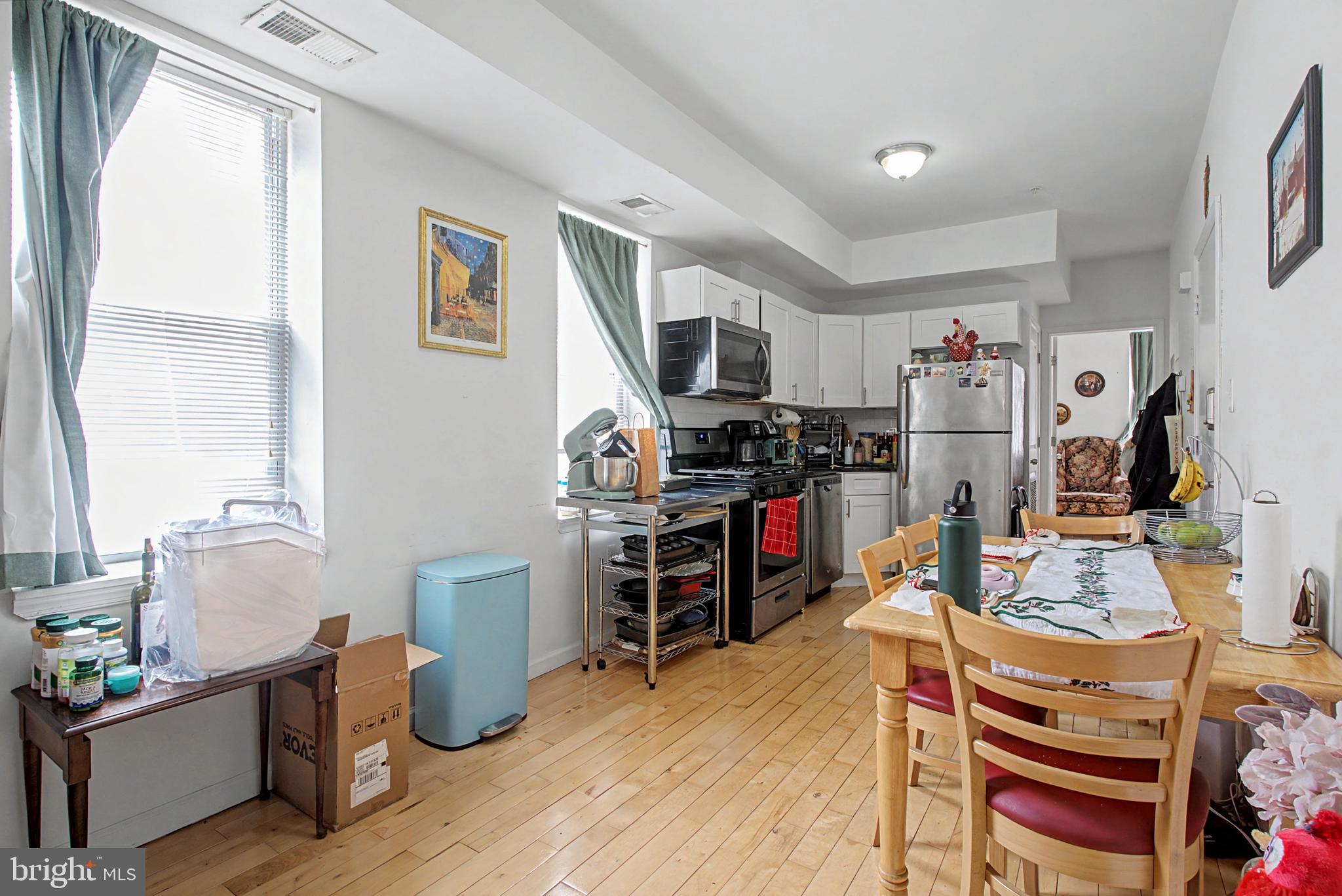 EAST KENSINGTON - Residential Income