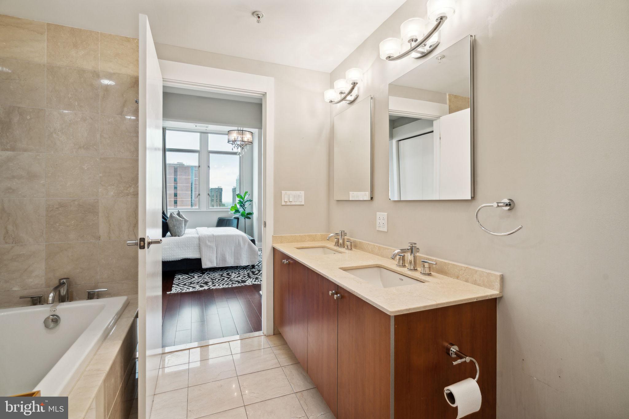 WASHINGTON SQ WEST - Residential