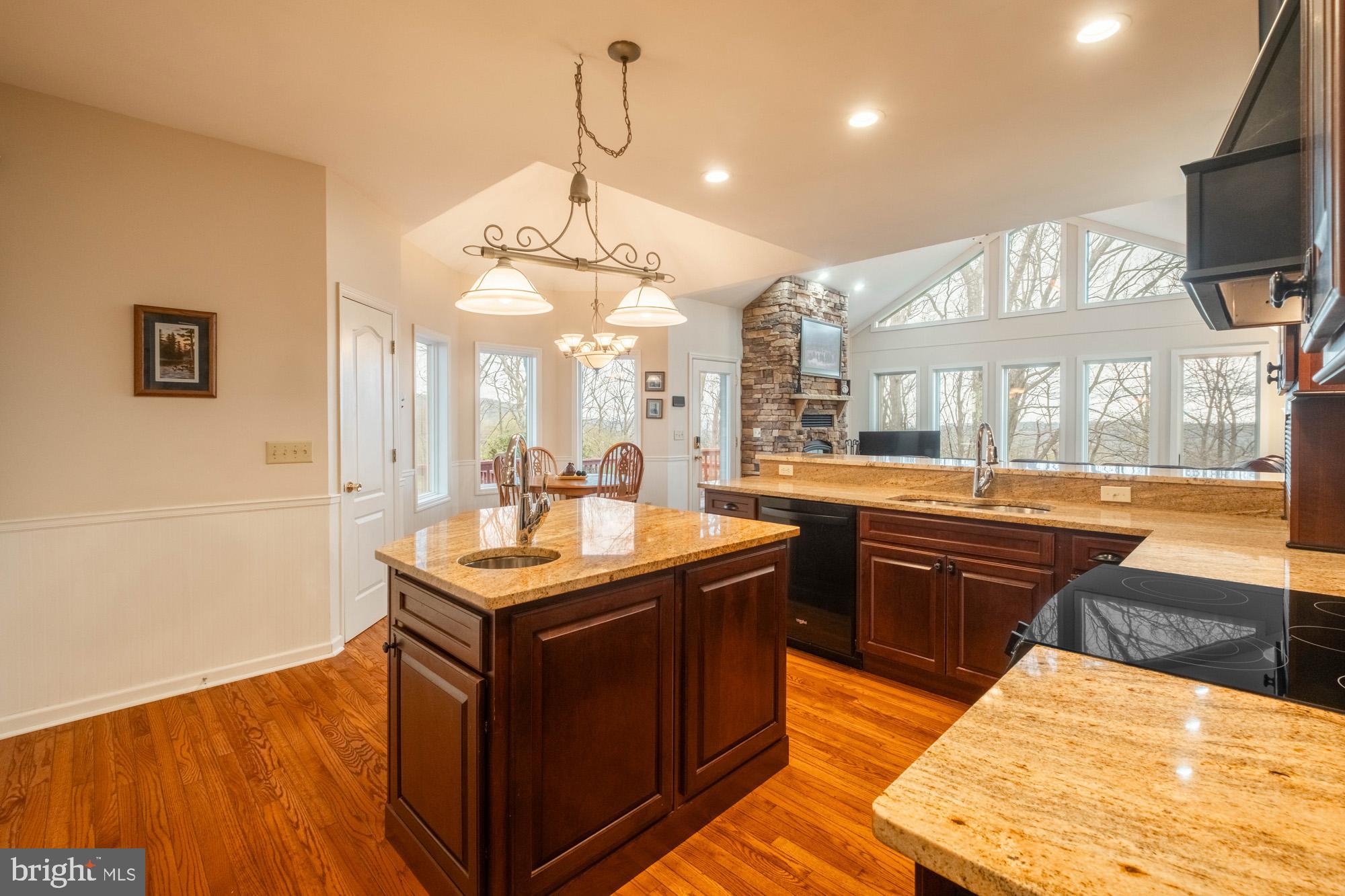 SUNSET RIDGE - Residential