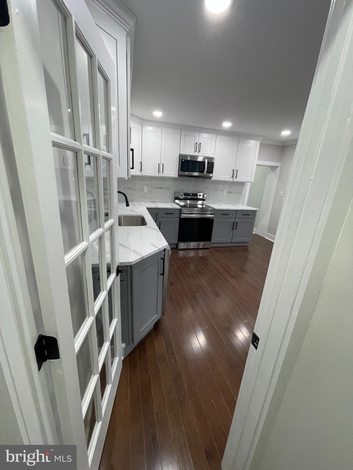 PORT RICHMOND - Residential
