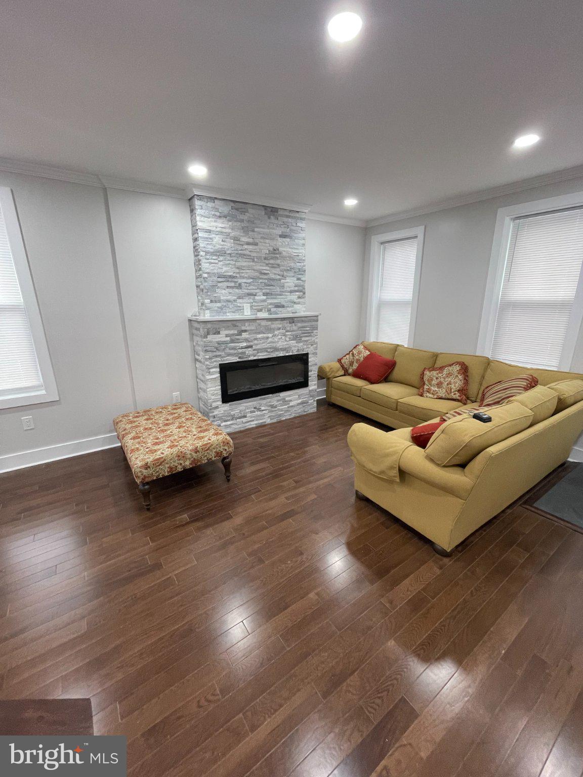 PORT RICHMOND - Residential