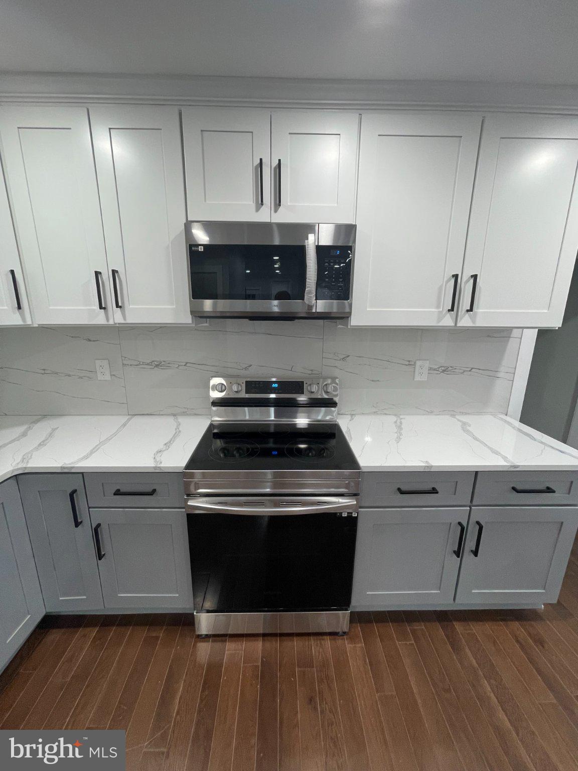 PORT RICHMOND - Residential