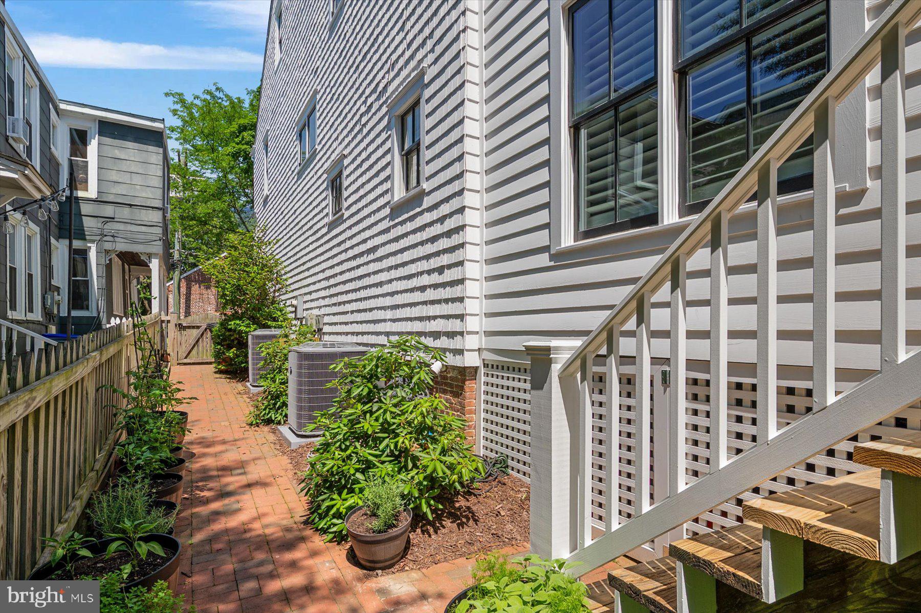 HISTORIC DISTRICT - Residential