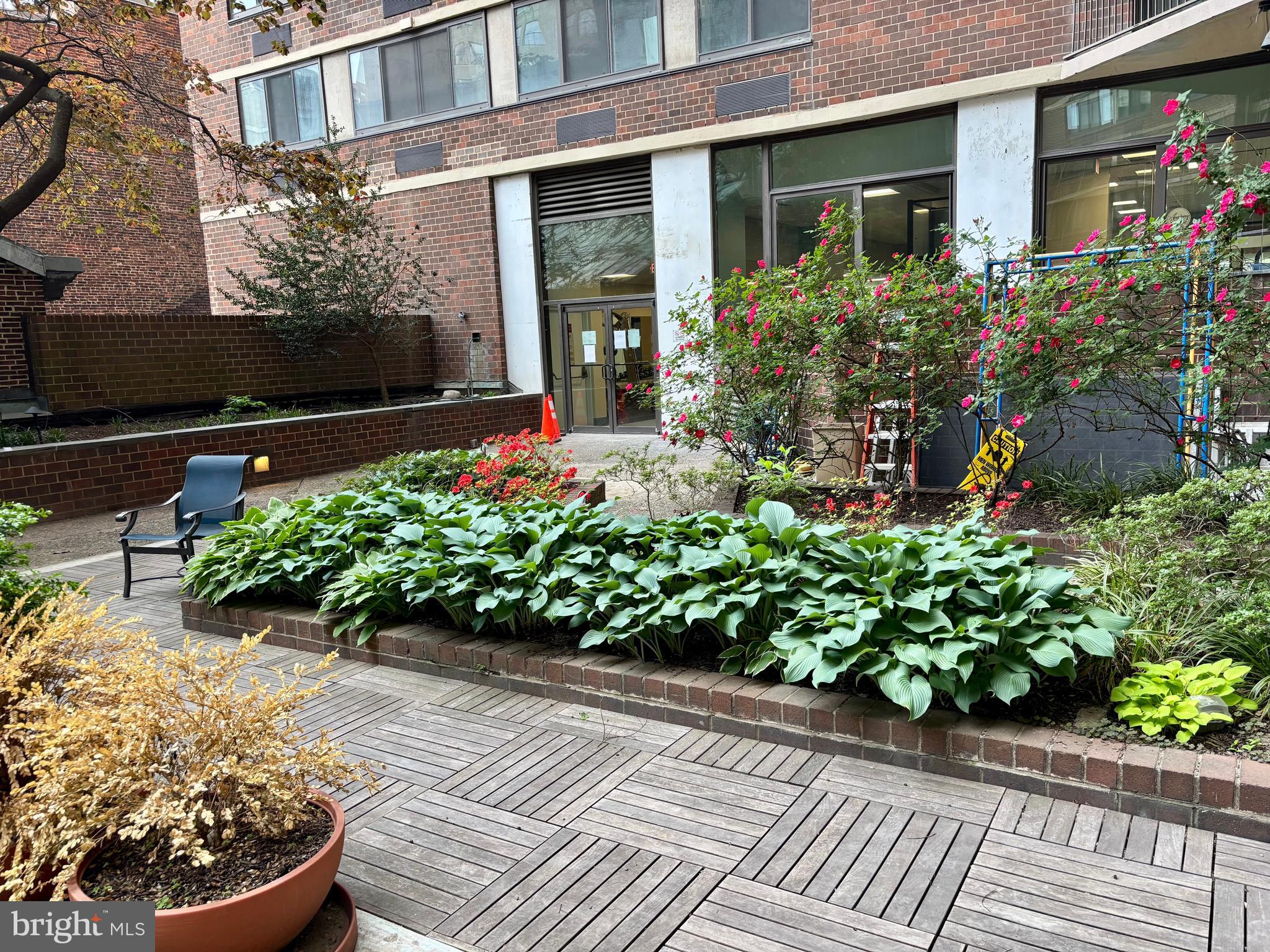 ACADEMY HOUSE - Residential