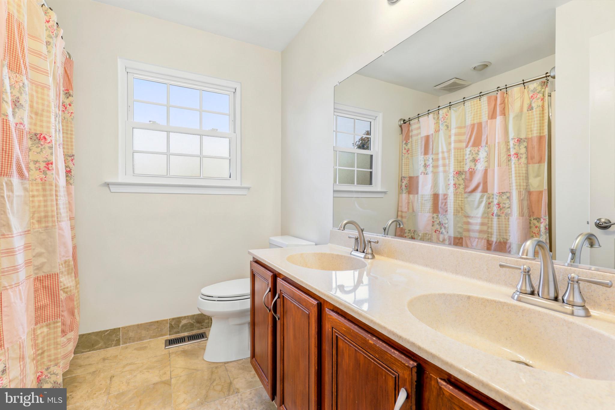 OLDE LANTERN WAY - Residential