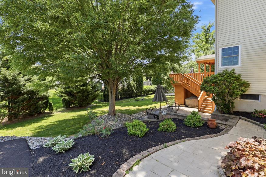 OLDE LANTERN WAY - Residential