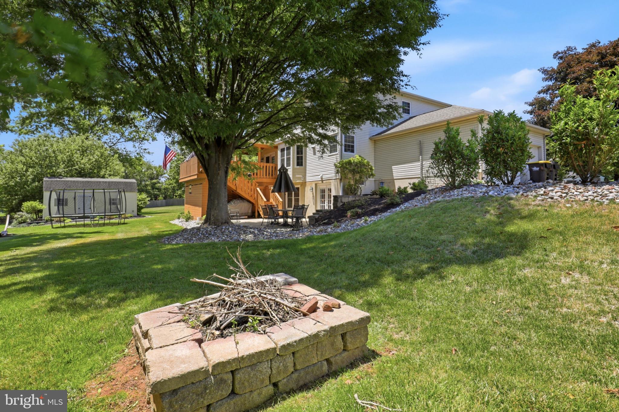 OLDE LANTERN WAY - Residential