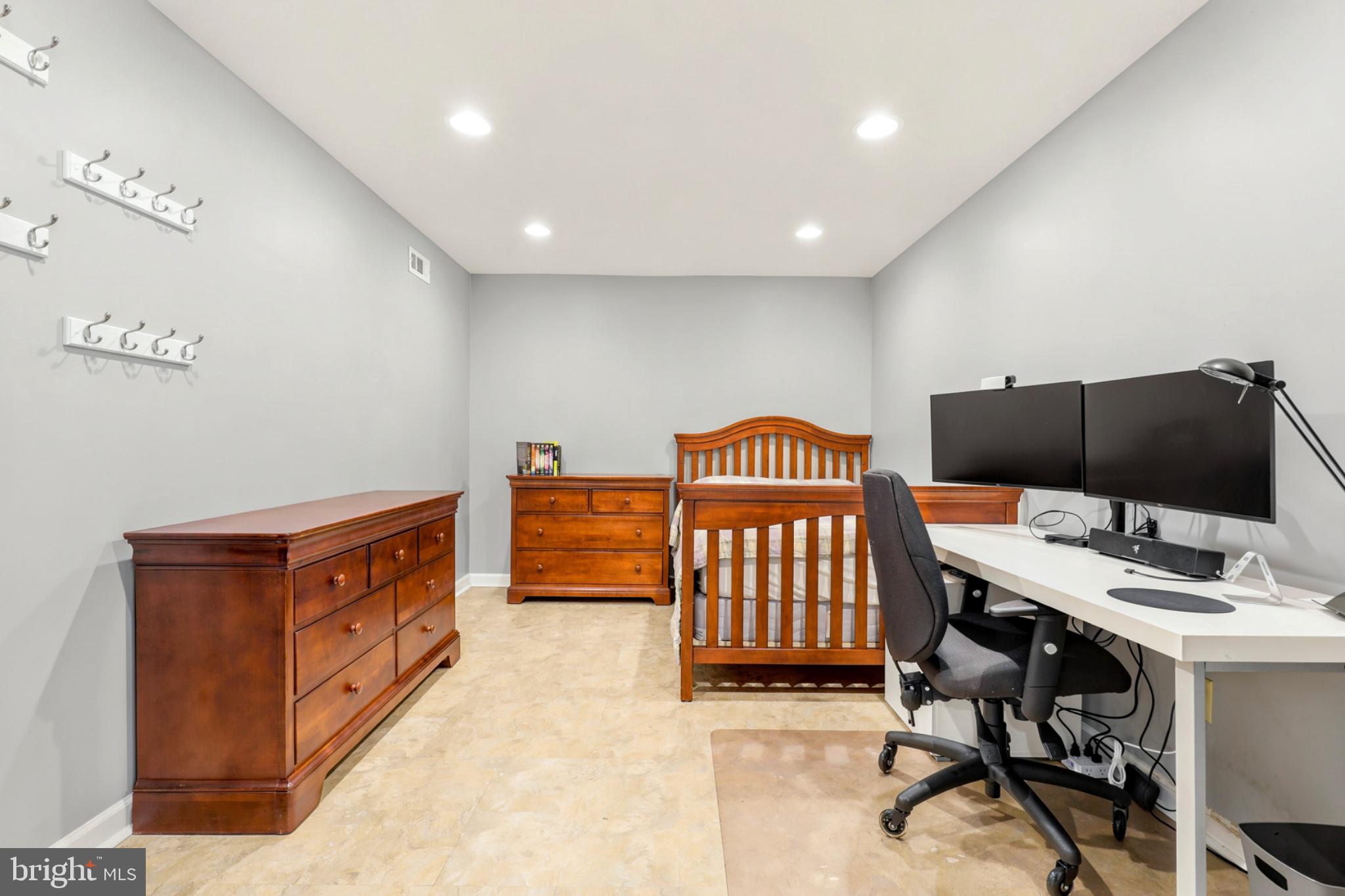 OLDE LANTERN WAY - Residential