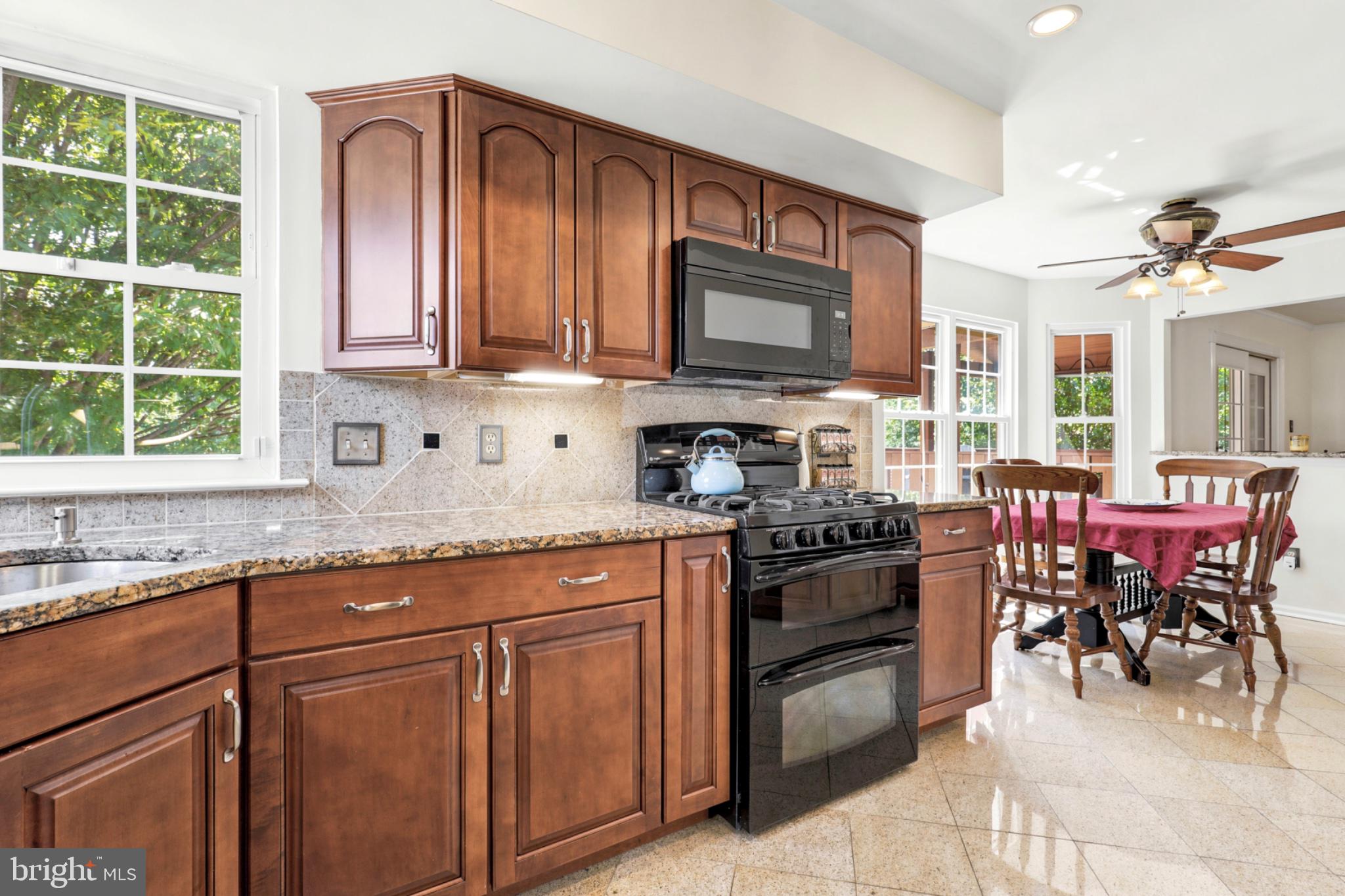 OLDE LANTERN WAY - Residential