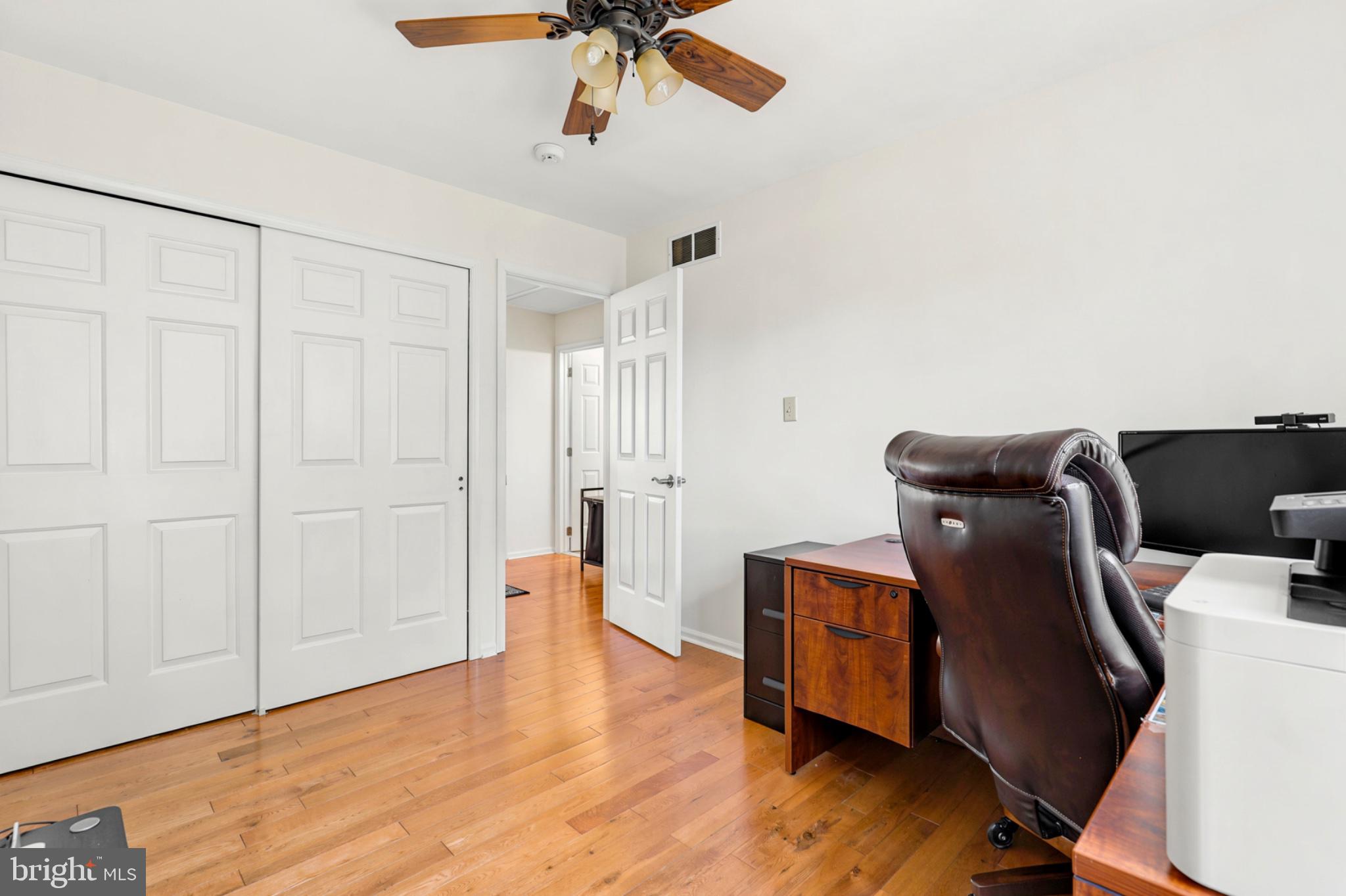 OLDE LANTERN WAY - Residential