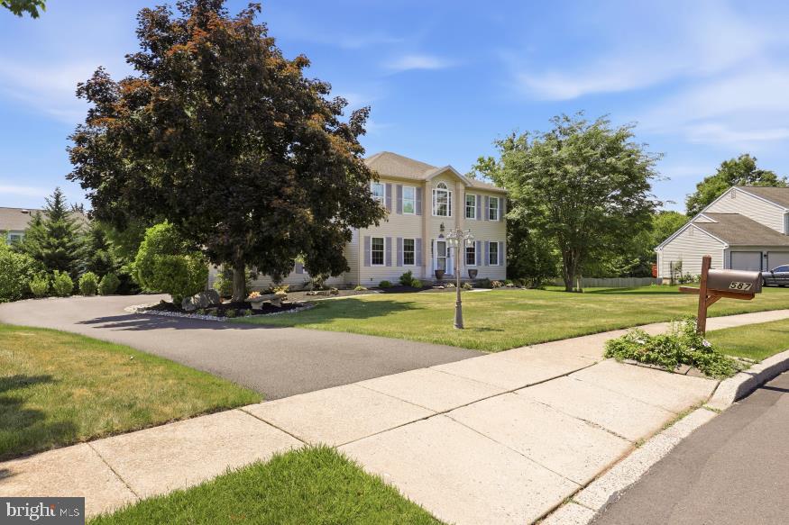 OLDE LANTERN WAY - Residential