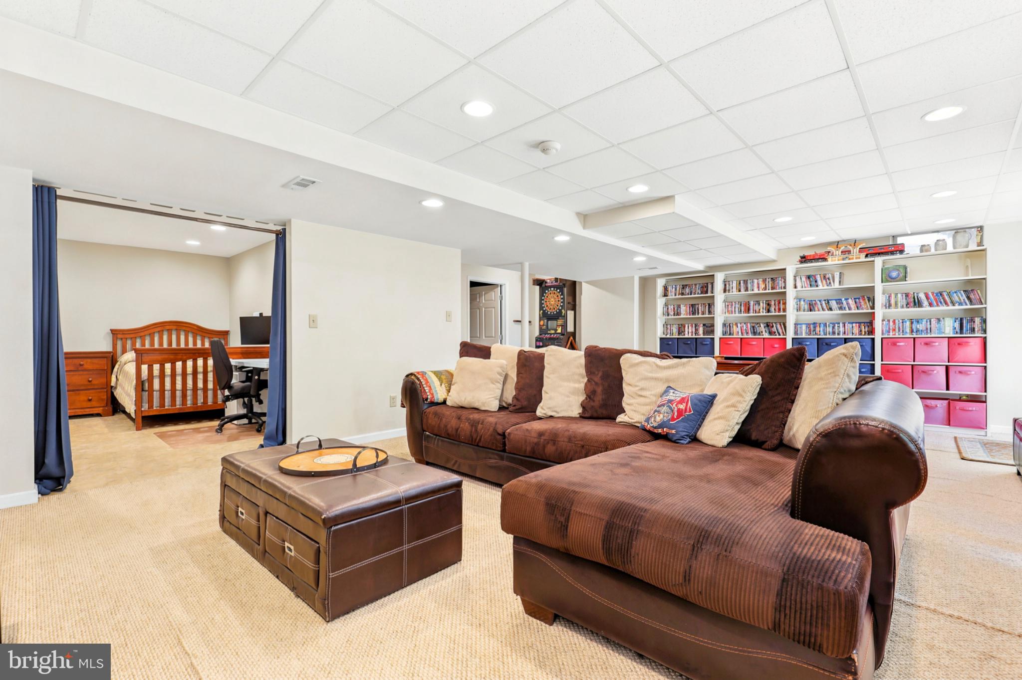 OLDE LANTERN WAY - Residential