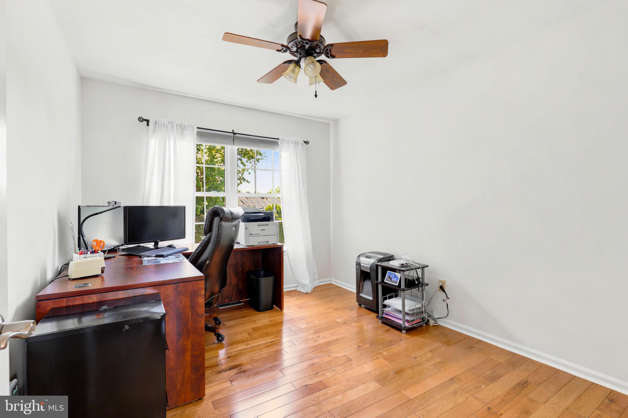 OLDE LANTERN WAY - Residential