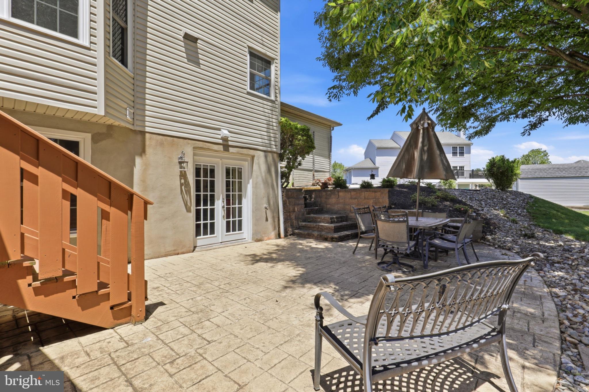 OLDE LANTERN WAY - Residential