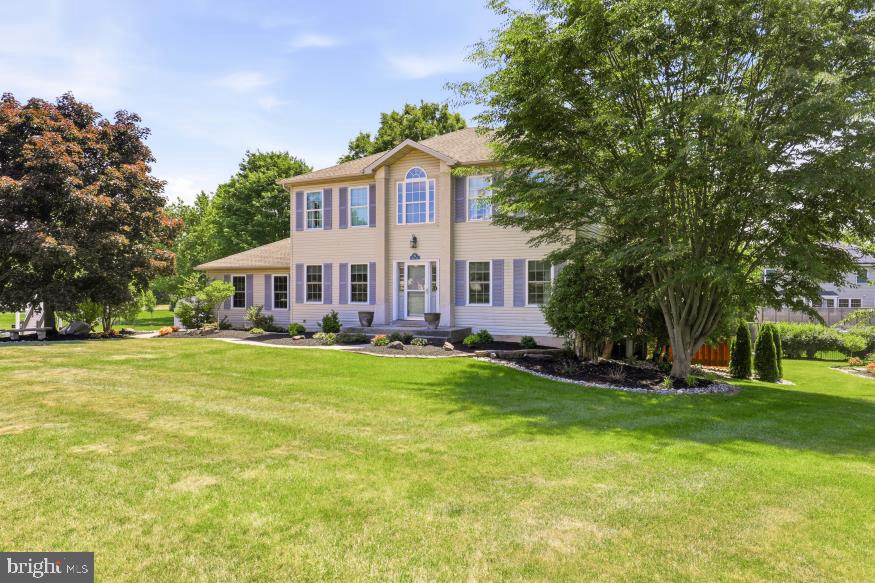 OLDE LANTERN WAY - Residential