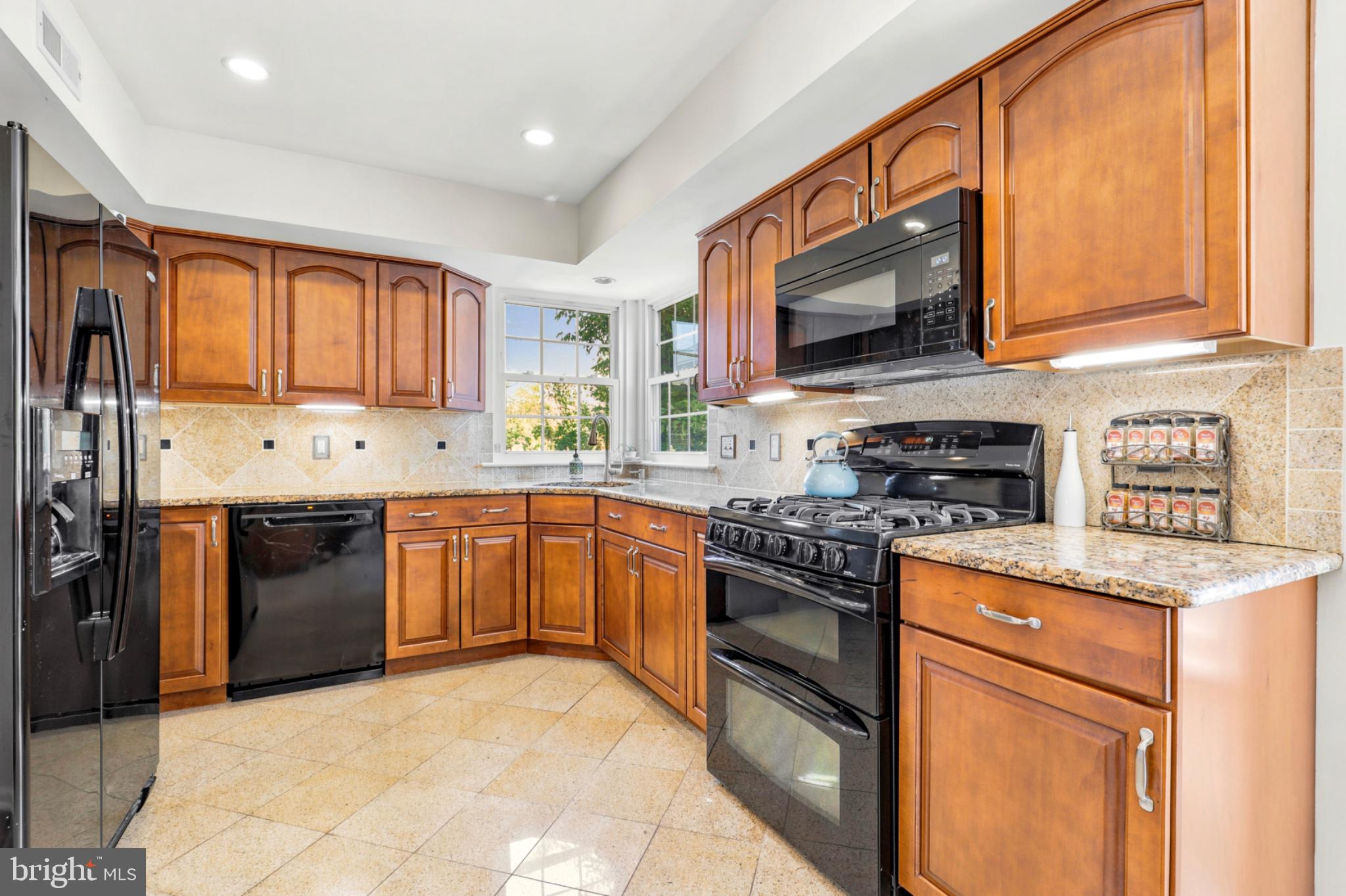 OLDE LANTERN WAY - Residential