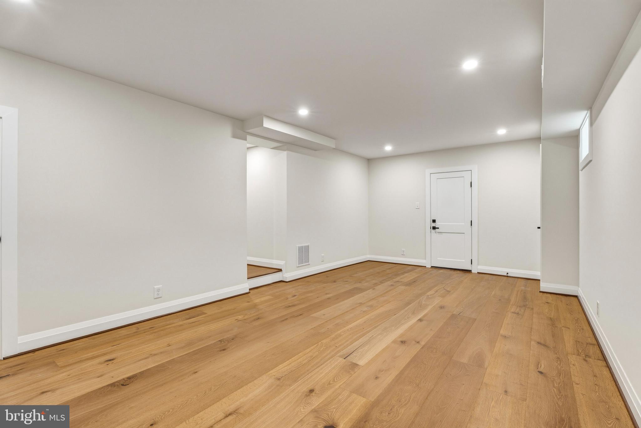 KNOLLWOOD - Residential